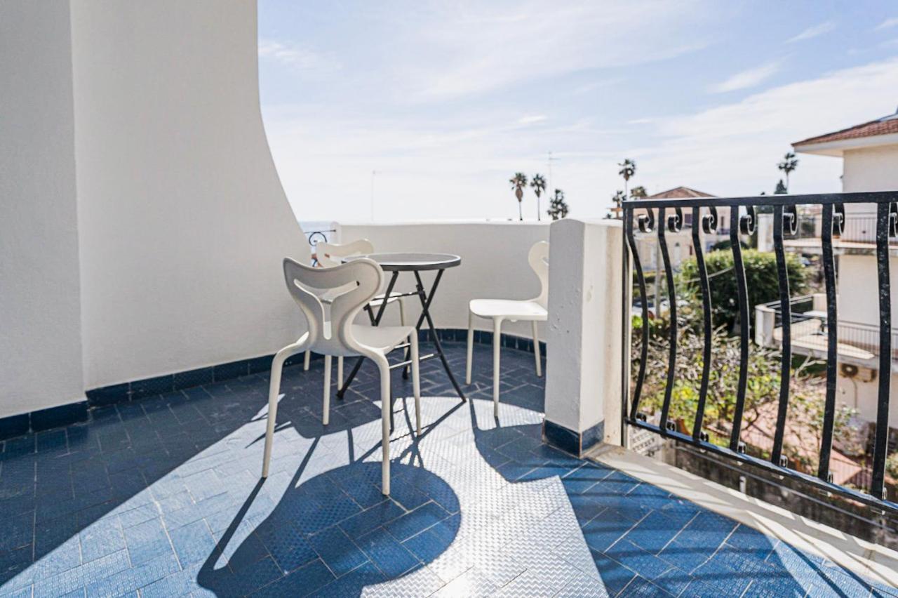 B&B Sea Terrace Ачи Костелло Экстерьер фото