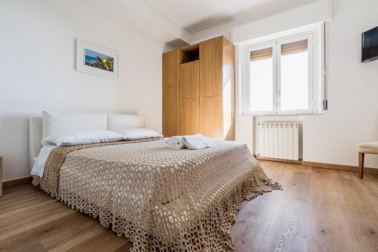 B&B Sea Terrace Ачи Костелло Экстерьер фото