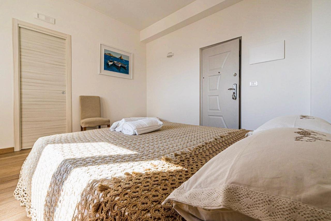 B&B Sea Terrace Ачи Костелло Экстерьер фото