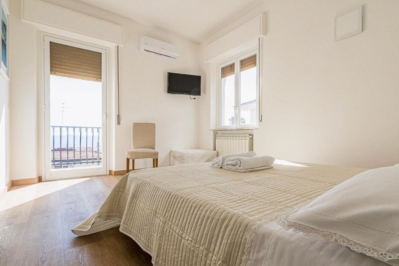 B&B Sea Terrace Ачи Костелло Экстерьер фото