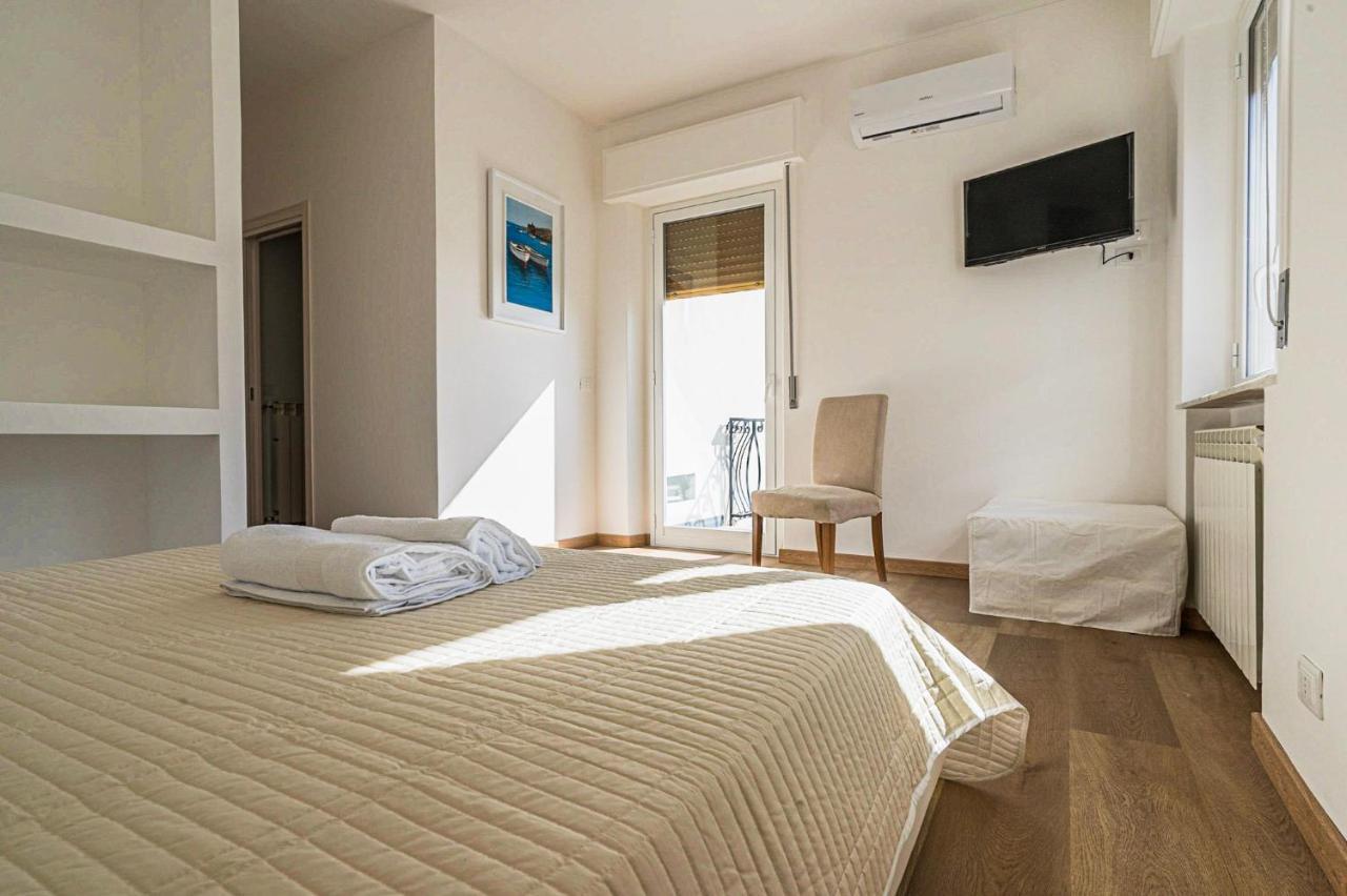 B&B Sea Terrace Ачи Костелло Экстерьер фото
