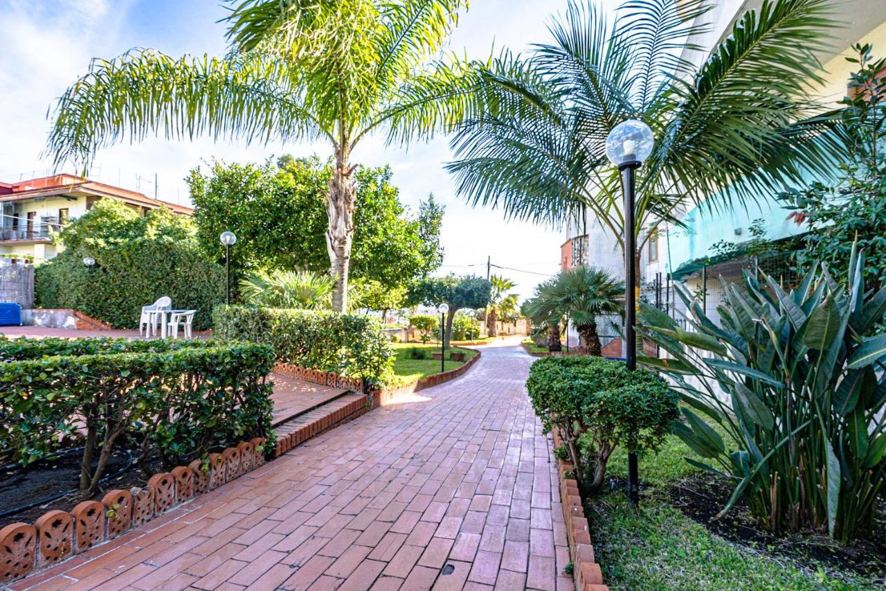 B&B Sea Terrace Ачи Костелло Экстерьер фото
